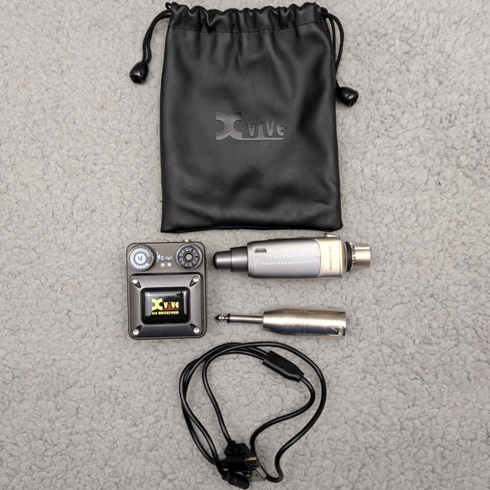 Xvive Audio U4 In-Ear Monitor 2.4 GHz Wireless System With Bag and USB Cable